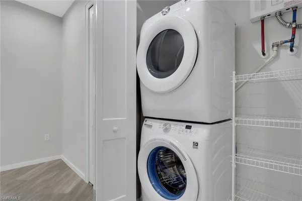 a close up view of a washer and dryer