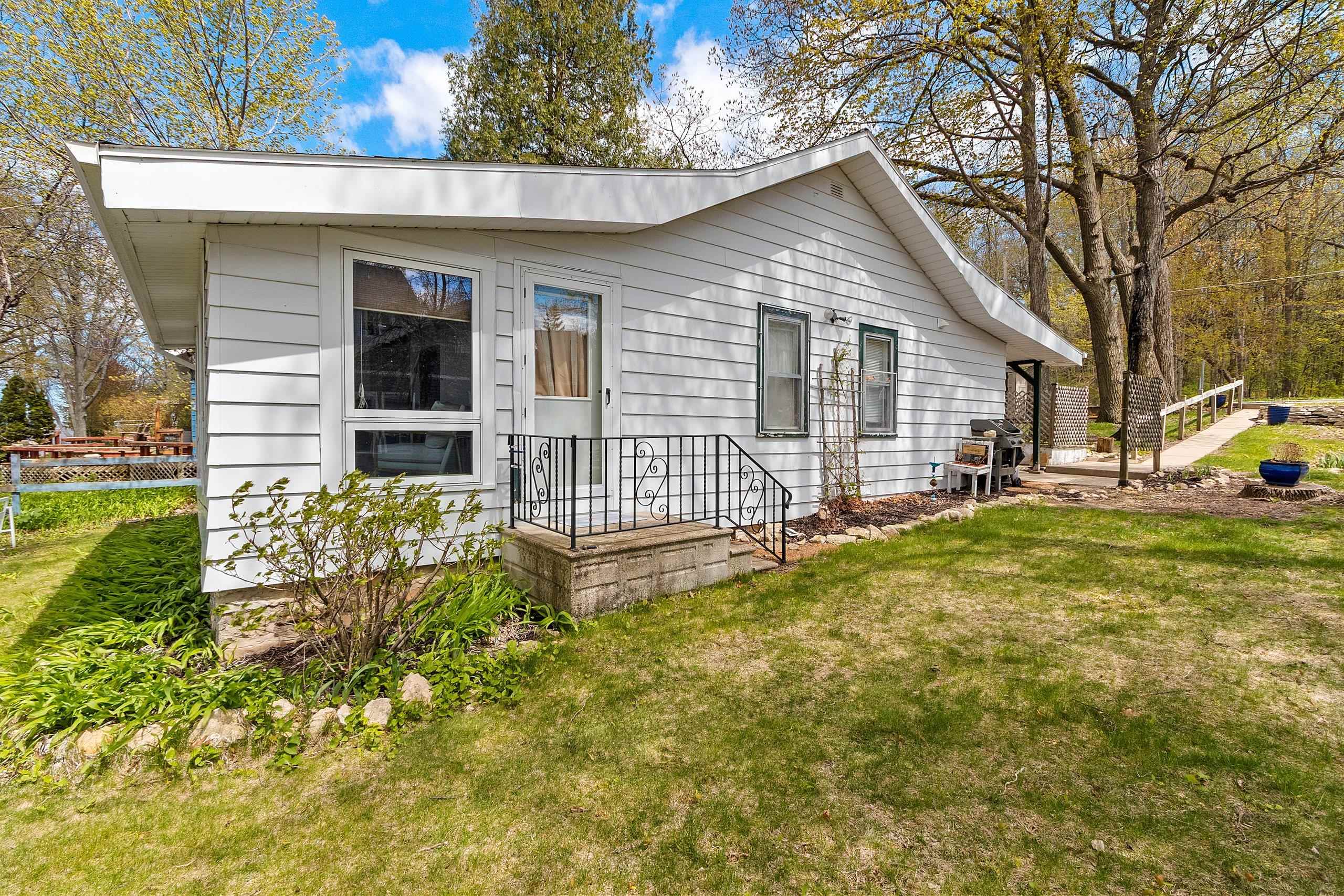 5083 Edgewater Beach Road Green Bay, WI 54311 - Photo 37 of 43