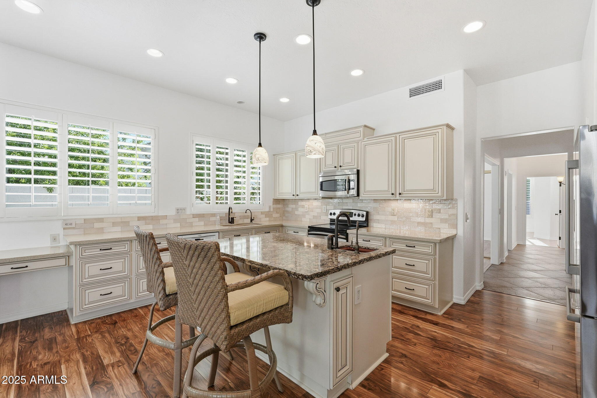 1770 West Hawk Way Chandler, AZ 85286 - Photo 3 of 45 93-web-or-mls-022_ListerPros