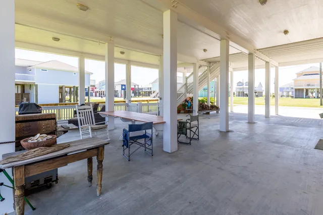 $570,000 | 2383 Sandpiper, Crystal Beach, TX 77650