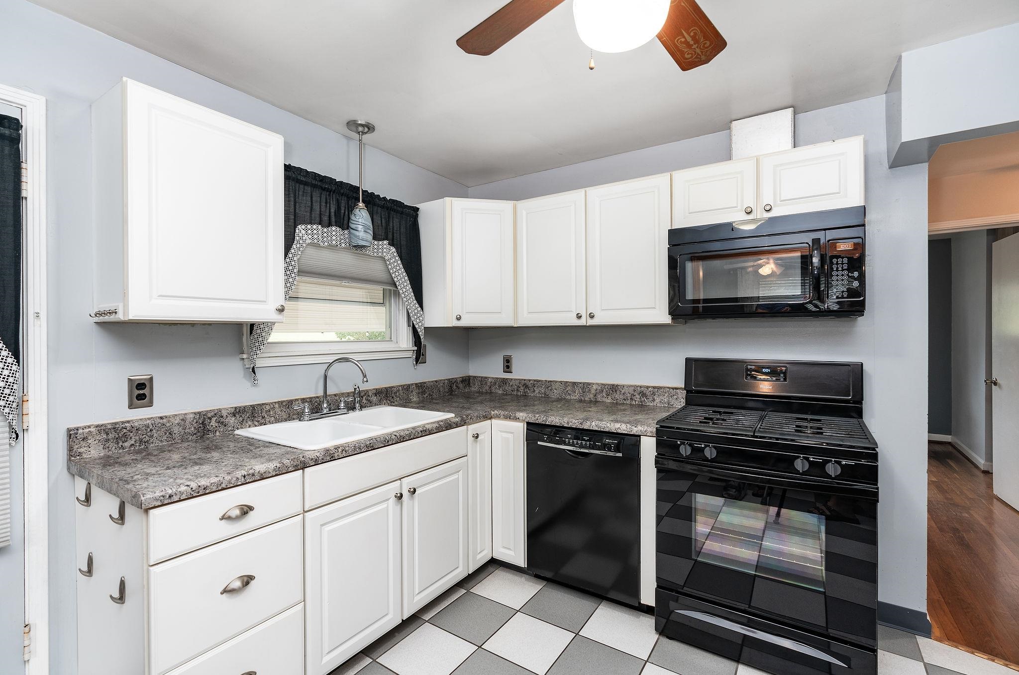 102 Devon Road Staunton, VA 24401 - Photo 13 of 54 Gallery Image 13