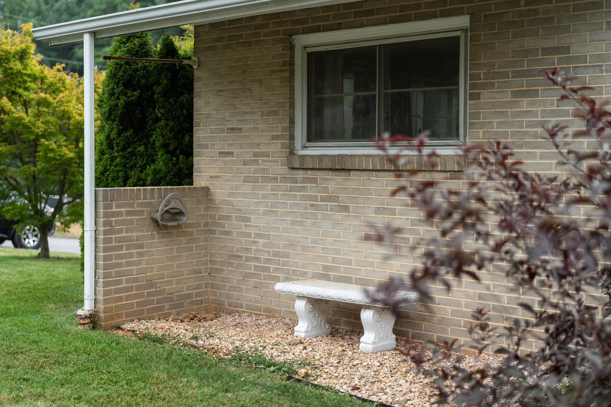 102 Devon Road Staunton, VA 24401 - Photo 5 of 54 Gallery Image 5