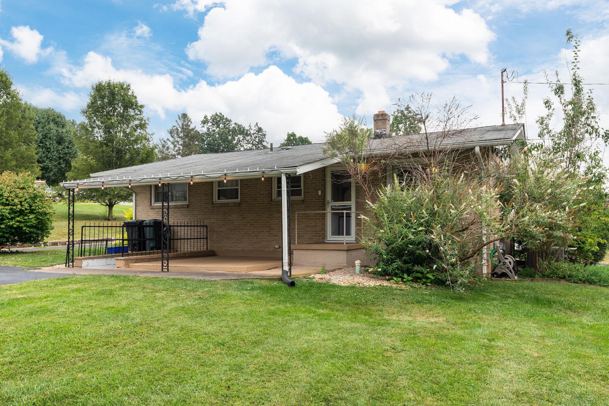102 Devon Road Staunton, VA 24401 - Photo 8 of 54 Gallery Image 8