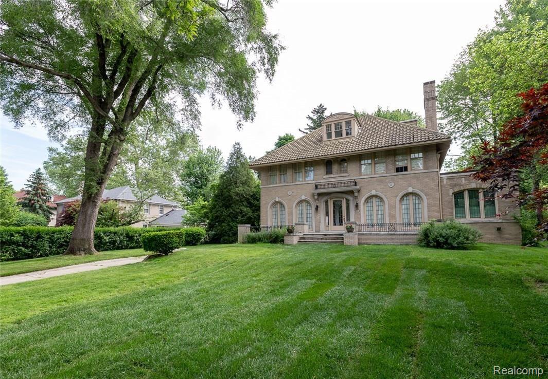 1008 Devonshire Road Grosse Pointe, MI 48230 - Photo 3 of 35 1008Devonshire-106.jpg