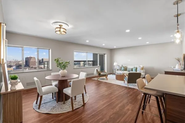 $679,900 | 121 West 48th Street, Unit 1504, Kansas City, MO 64112