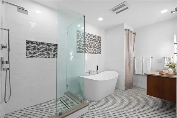 $679,900 | 121 West 48th Street, Unit 1504, Kansas City, MO 64112