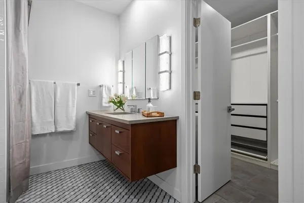 $679,900 | 121 West 48th Street, Unit 1504, Kansas City, MO 64112