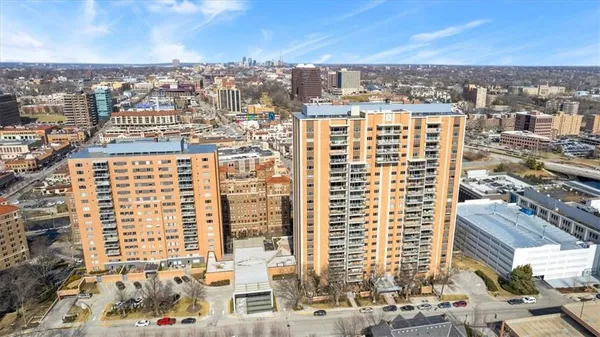 $679,900 | 121 West 48th Street, Unit 1504, Kansas City, MO 64112