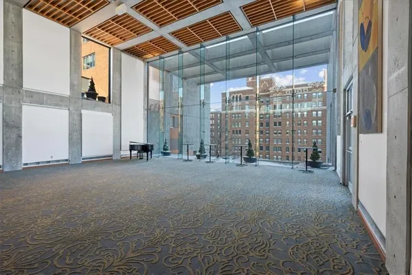 $679,900 | 121 West 48th Street, Unit 1504, Kansas City, MO 64112