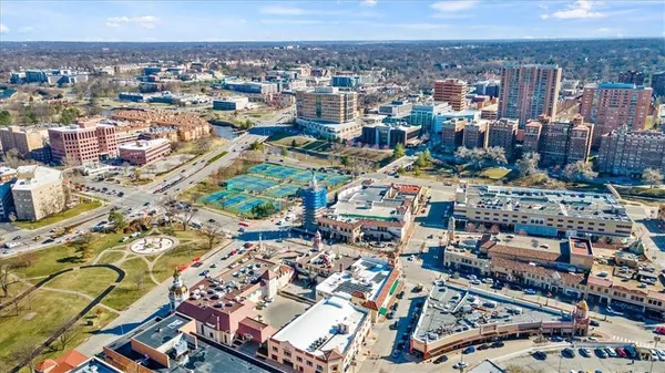 $679,900 | 121 West 48th Street, Unit 1504, Kansas City, MO 64112