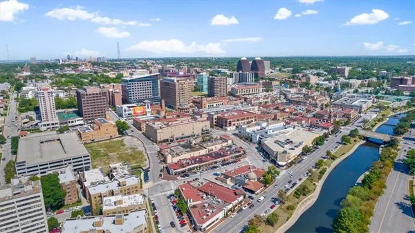 $679,900 | 121 West 48th Street, Unit 1504, Kansas City, MO 64112