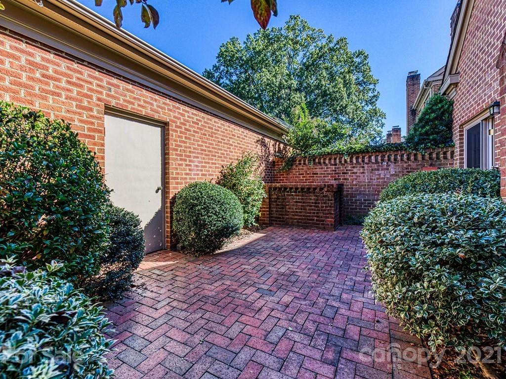 2835 Sharon View Road Charlotte, NC 28210 - Photo 32 of 36 Gallery Image 32