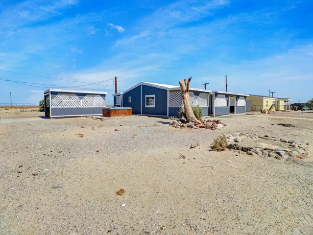 $1,950 | 2206 Ocean Side Avenue, Thermal, CA 92274
