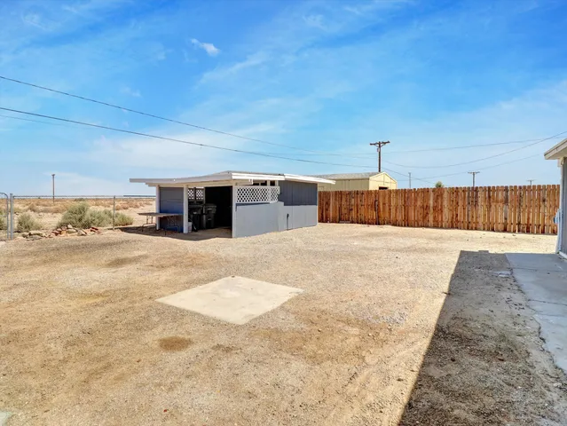 $1,950 | 2206 Ocean Side Avenue, Thermal, CA 92274