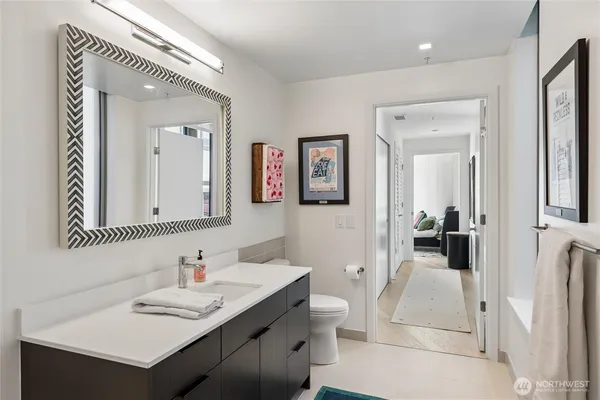 $2,800 | 590 1st Avenue South, Unit 701, Seattle, WA 98104