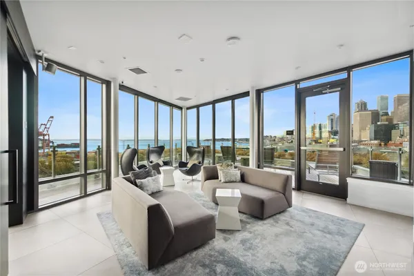 $2,800 | 590 1st Avenue South, Unit 701, Seattle, WA 98104