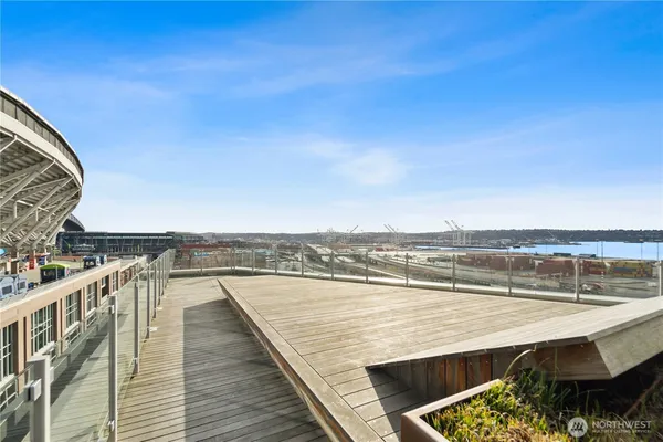 $2,800 | 590 1st Avenue South, Unit 701, Seattle, WA 98104