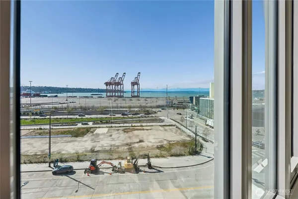 $2,800 | 590 1st Avenue South, Unit 701, Seattle, WA 98104
