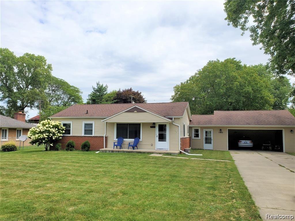 11475 Dewitt Road Belleville, MI 48111 - Photo 2 of 28