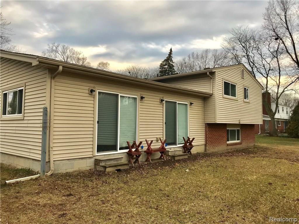 14000 Henry Ruff Road Livonia, MI 48154 - Photo 11 of 34
