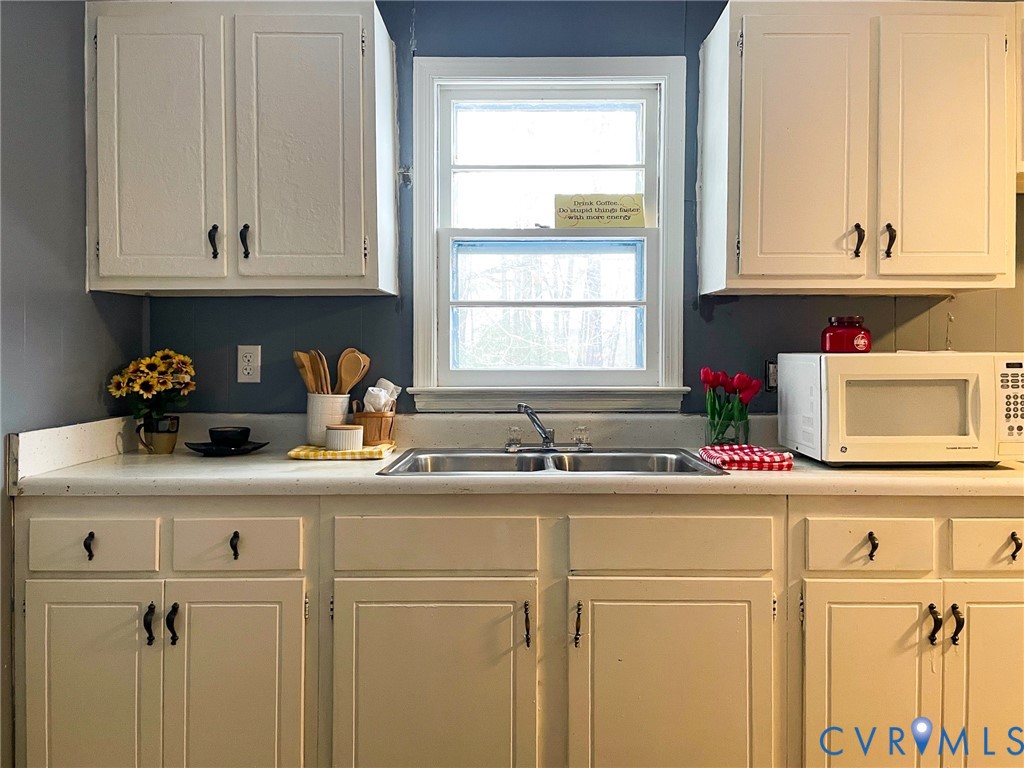 3867 Longview Road Kenbridge, VA 23944 - Photo 8 of 24