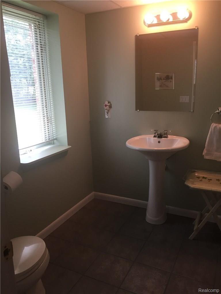 155 Stark Road Rochester, MI 48307 - Photo 20 of 23 20.JPG