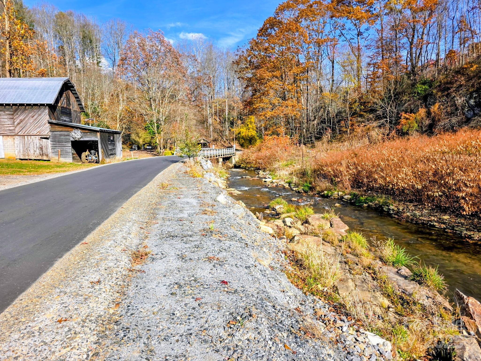 2812 Bald Mountain Road Burnsville, NC 28714 - Photo 9 of 38
