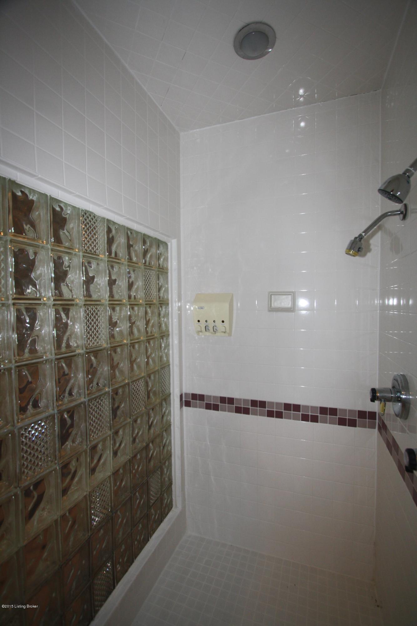 5511 Timber Ridge Drive Prospect, KY 40059 - Photo 21 of 28 IMG_1524.jpg