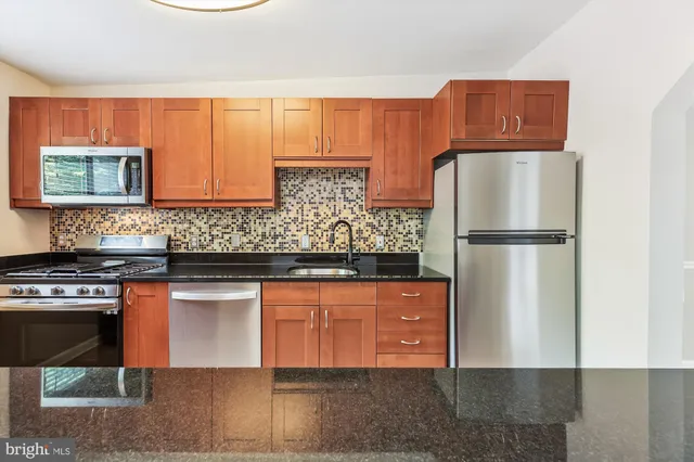 $2,500 | 2702 Dartmouth Road, Unit 7, Alexandria, VA 22314