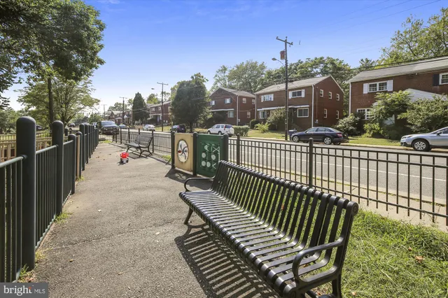 $2,500 | 2702 Dartmouth Road, Unit 7, Alexandria, VA 22314