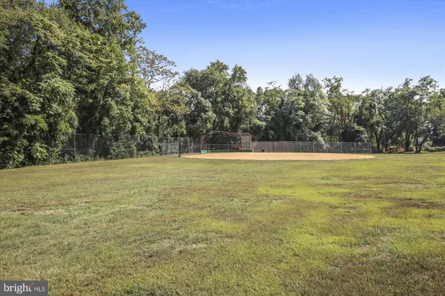 $2,500 | 2702 Dartmouth Road, Unit 7, Alexandria, VA 22314