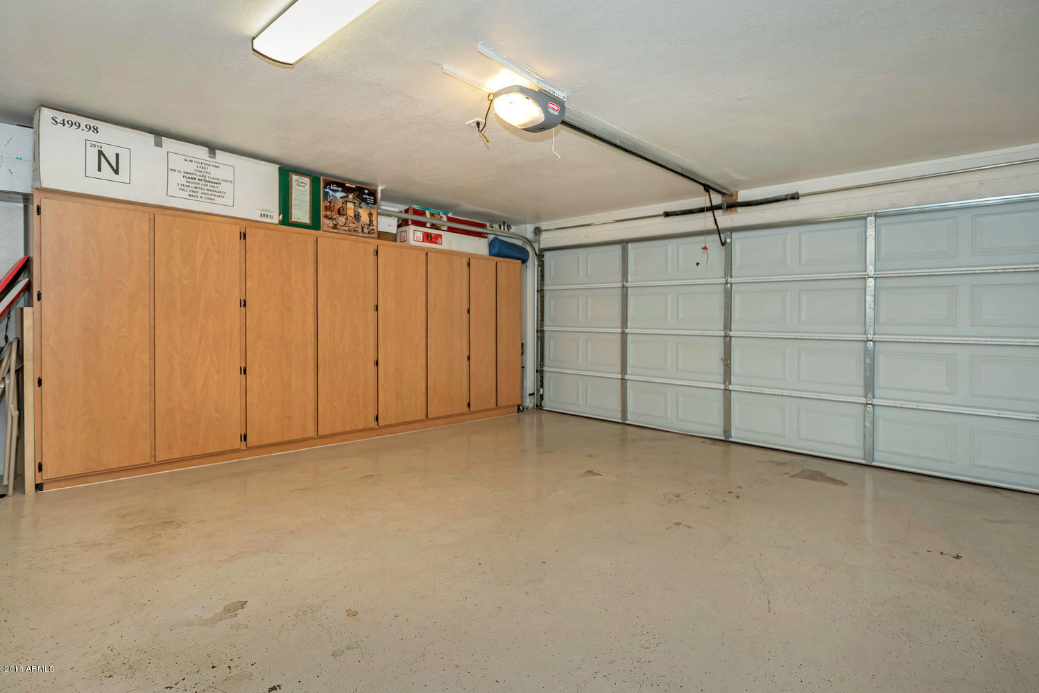 28615 North Nobel Road Phoenix, AZ 85085 - Photo 21 of 27 a view of a garage