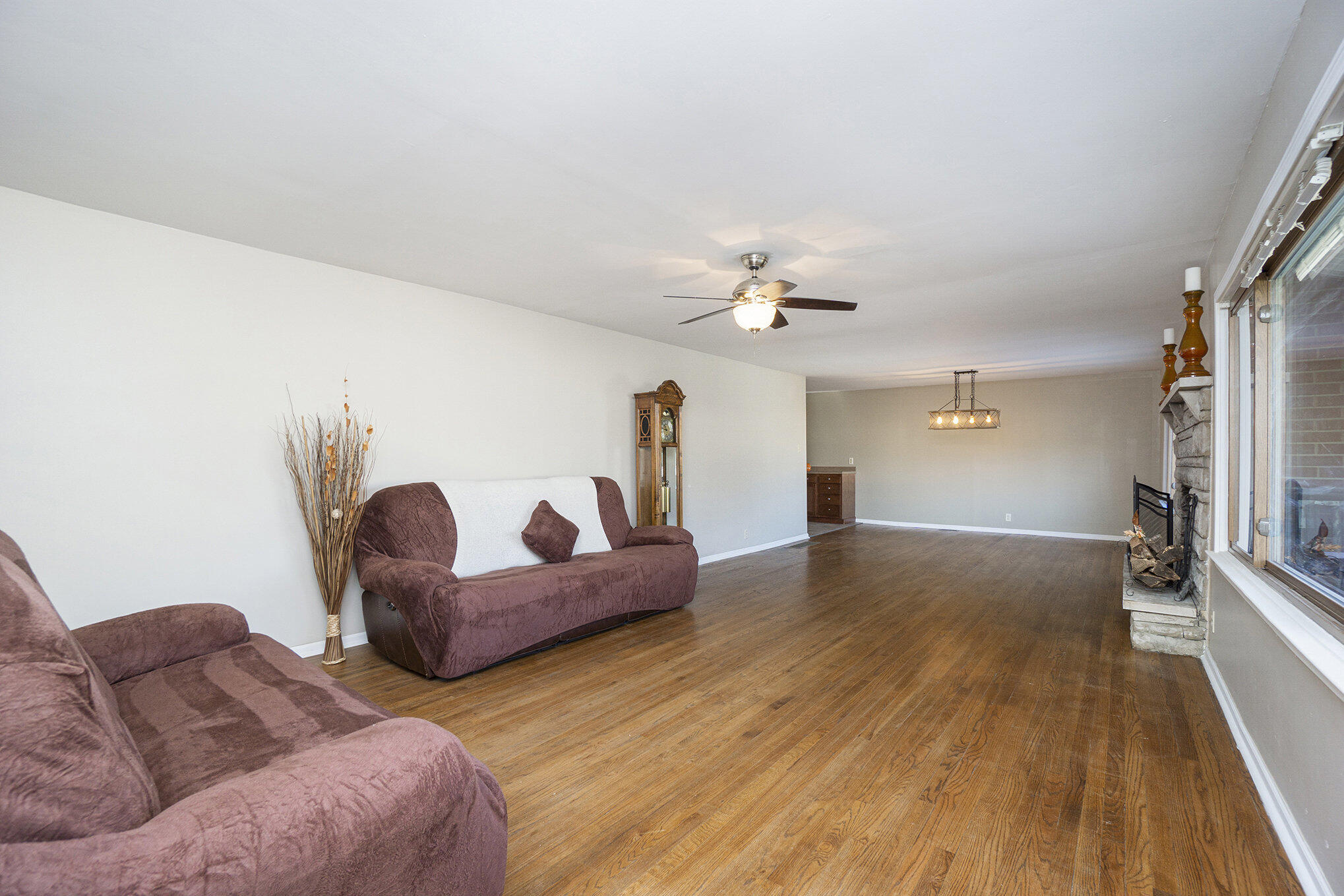 307 Pine Street Decatur, MI 49045 - Photo 2 of 20 Living