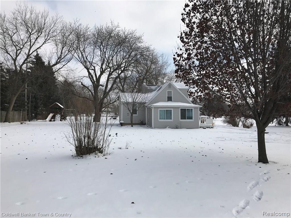 4403 Van Slyke Road Flint, MI 48507 - Photo 18 of 18 FRONT YARD