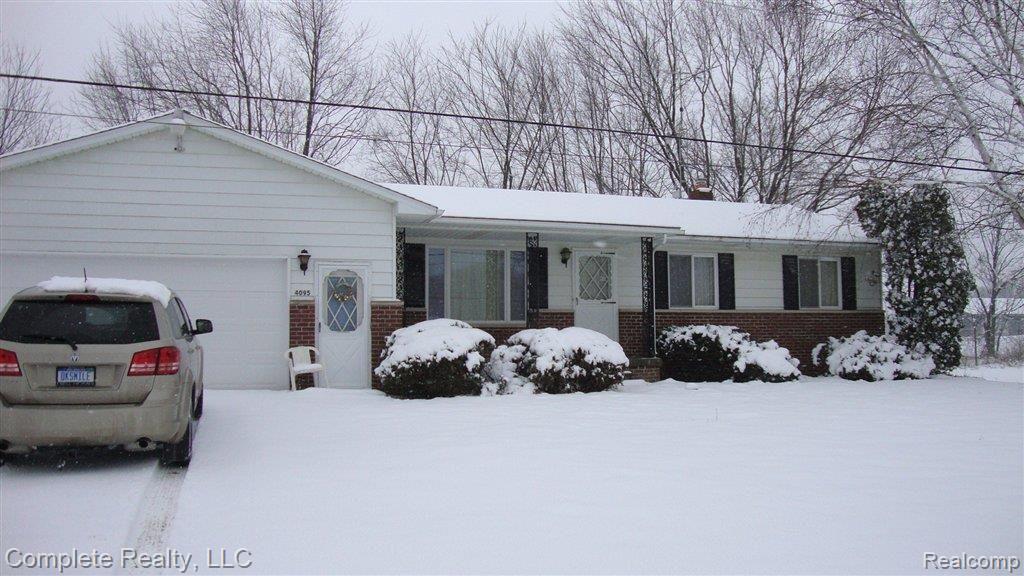 4095 West Cook Road Swartz Creek, MI 48473 - Photo 2 of 14 DSC00844.JPG
