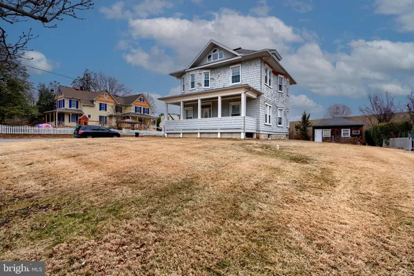 $2,300 | 1727 Magnolia Avenue, Baltimore, MD 21227