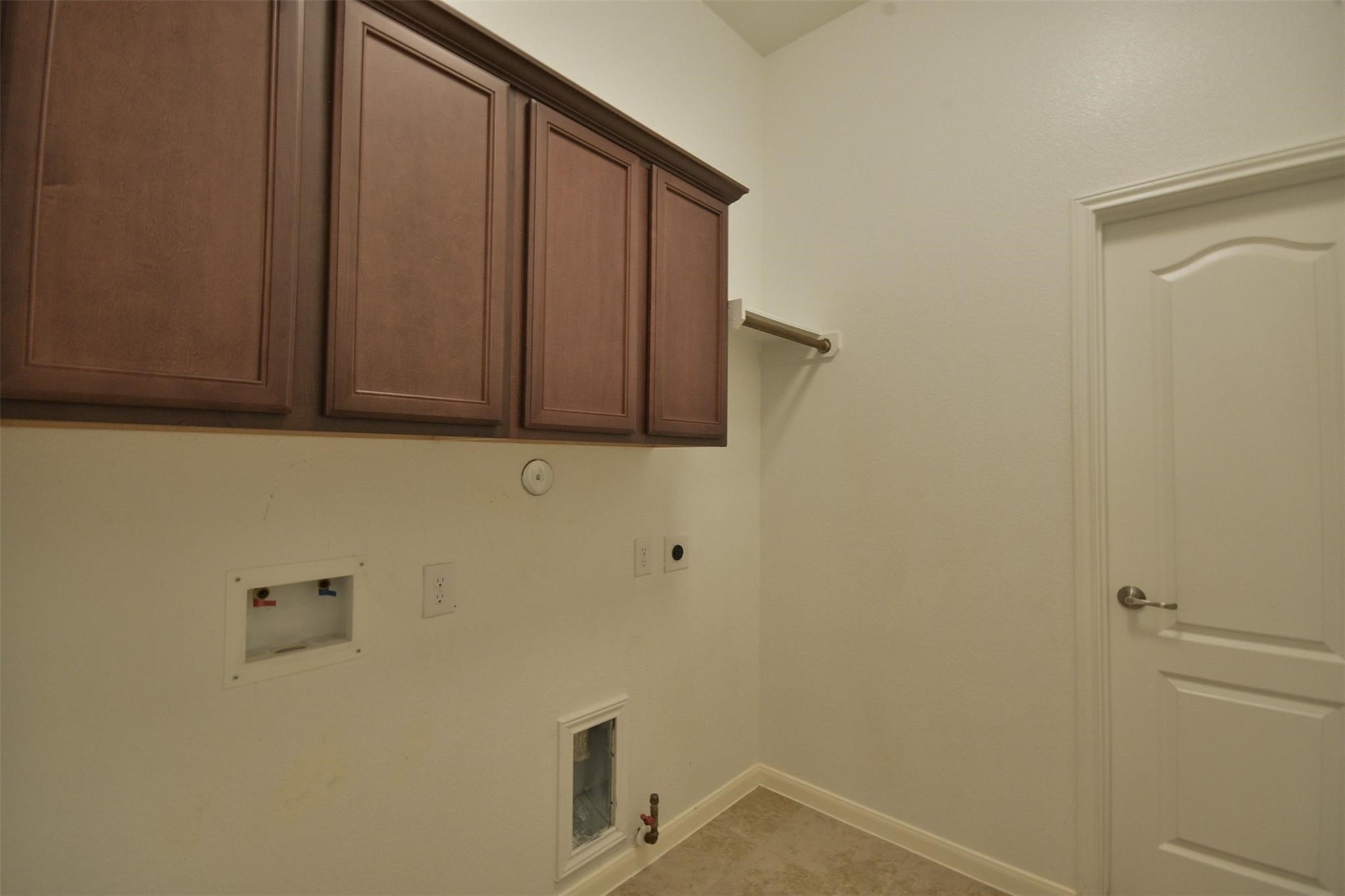 3643 Cottage Pines Lane Spring, TX 77386 - Photo 15 of 33 a bathroom with a sink and a mirror