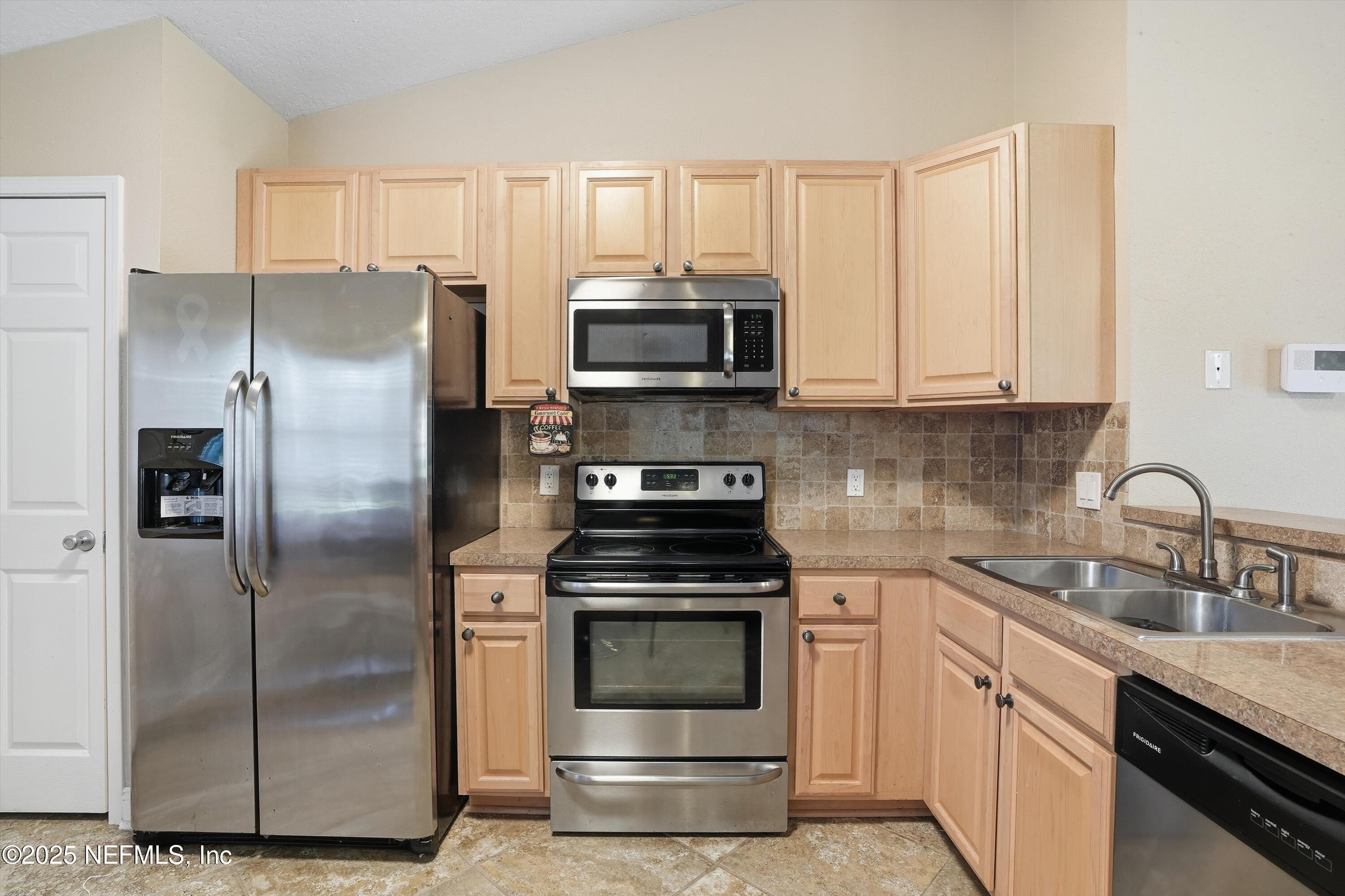 5761 Penny Lane Jacksonville, FL 32244 - Photo 9 of 21 04-Eat-in Kitchen