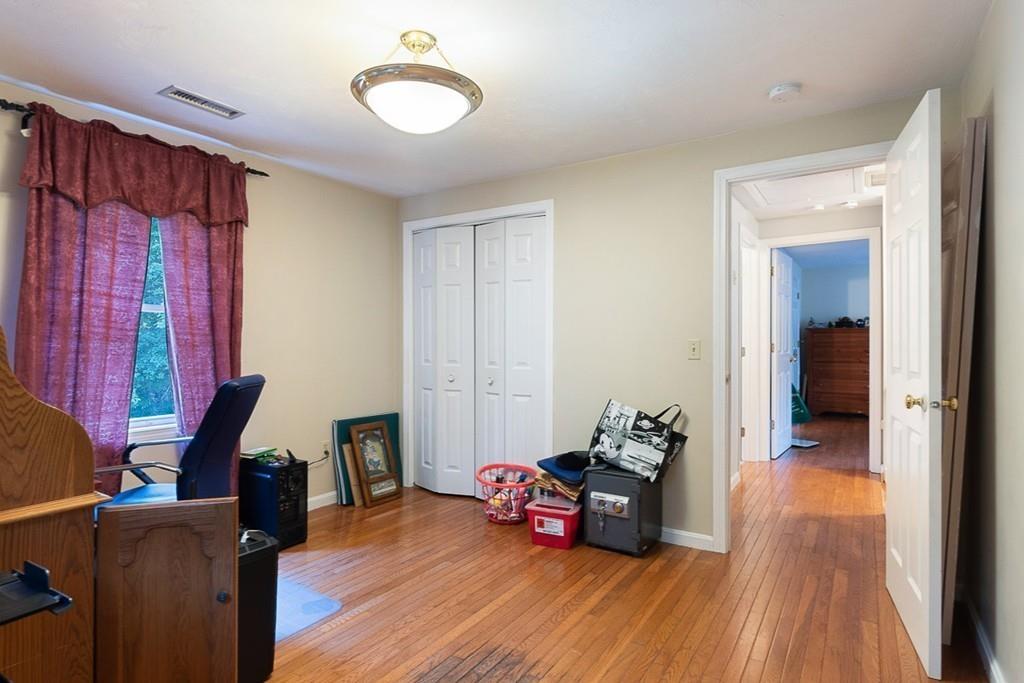 88 Whitins Road Sutton, MA 01590 - Photo 17 of 23