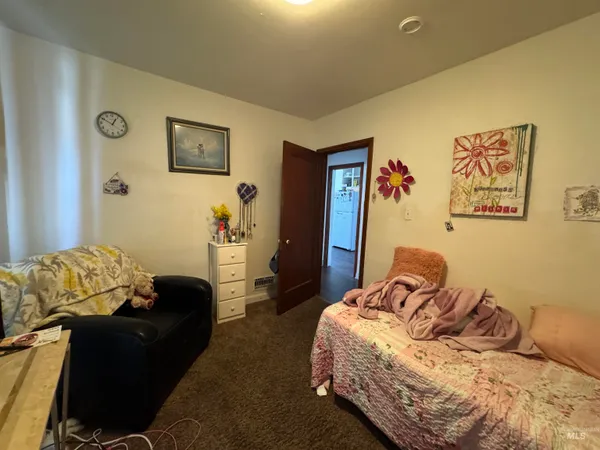 $300,000 | 120 9th Avenue North, Buhl, ID 83316