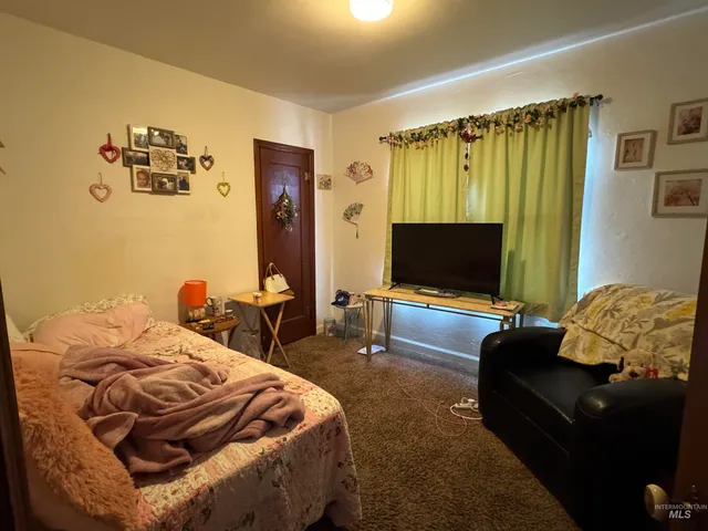 $300,000 | 120 9th Avenue North, Buhl, ID 83316