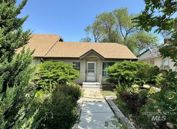 $300,000 | 120 9th Avenue North, Buhl, ID 83316