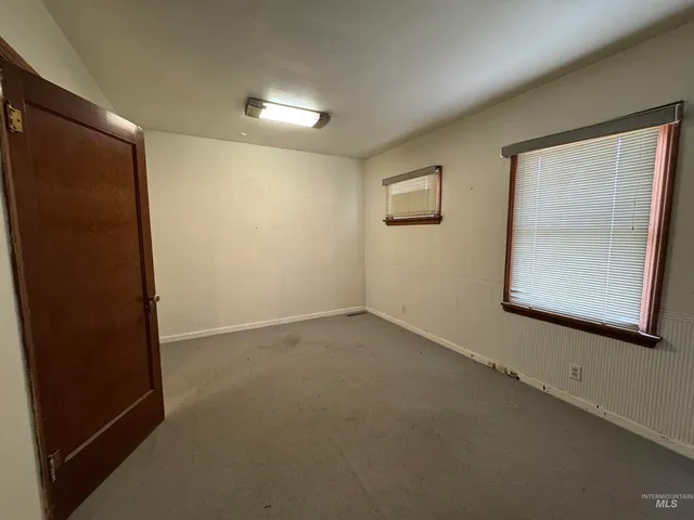 $300,000 | 120 9th Avenue North, Buhl, ID 83316