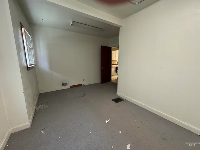 $300,000 | 120 9th Avenue North, Buhl, ID 83316