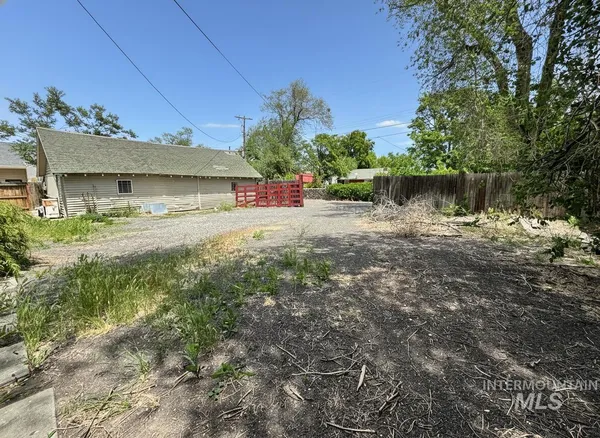 $300,000 | 120 9th Avenue North, Buhl, ID 83316