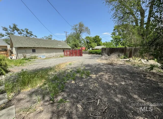 $300,000 | 120 9th Avenue North, Buhl, ID 83316