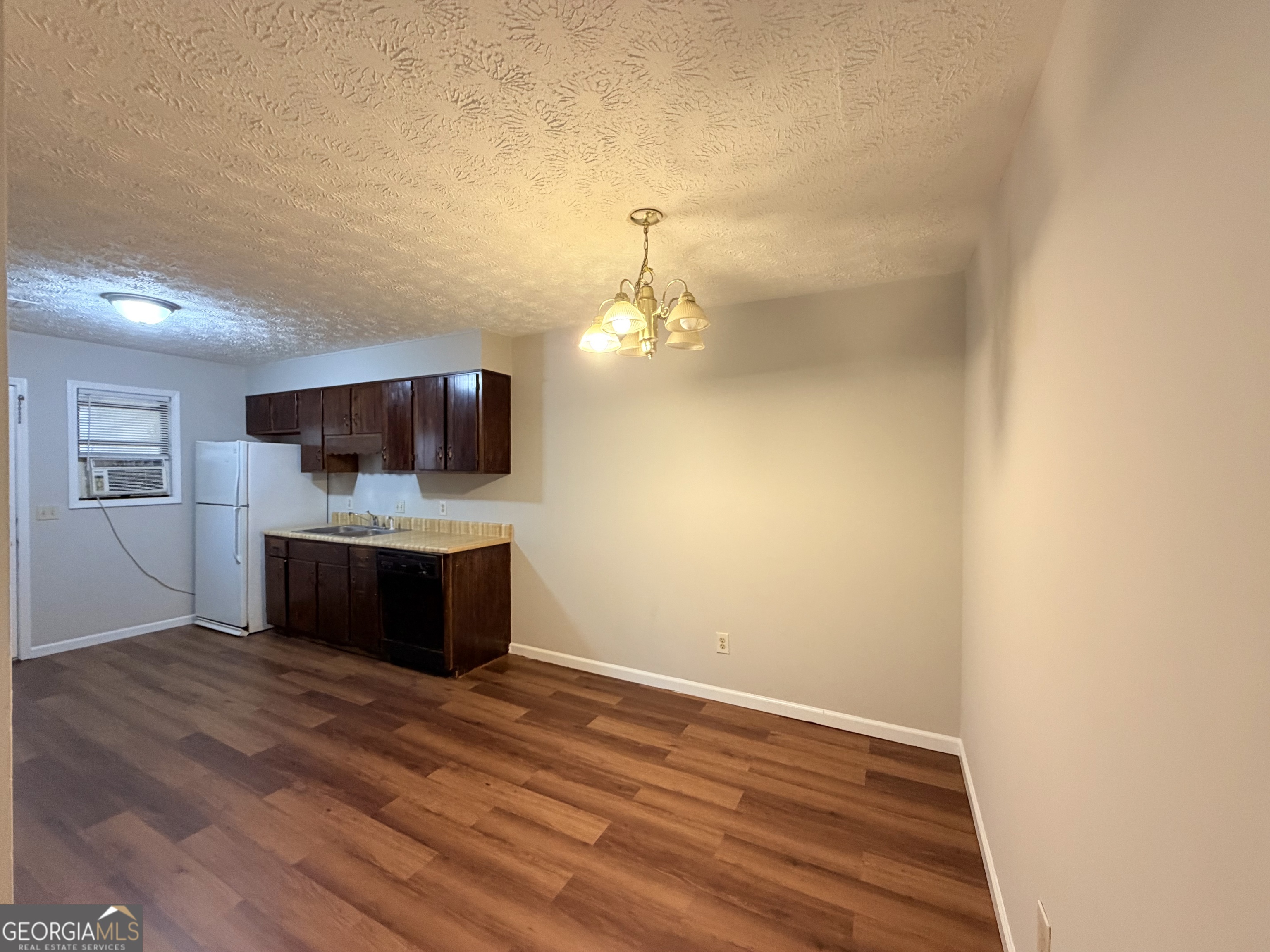 102 Kimberly Way Southwest Marietta, GA 30064 - Photo 6 of 14