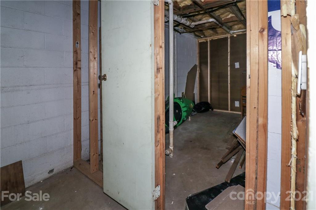 36 Maney Branch Road Weaverville, NC 28787 - Photo 35 of 42 front view of a house with a glass door