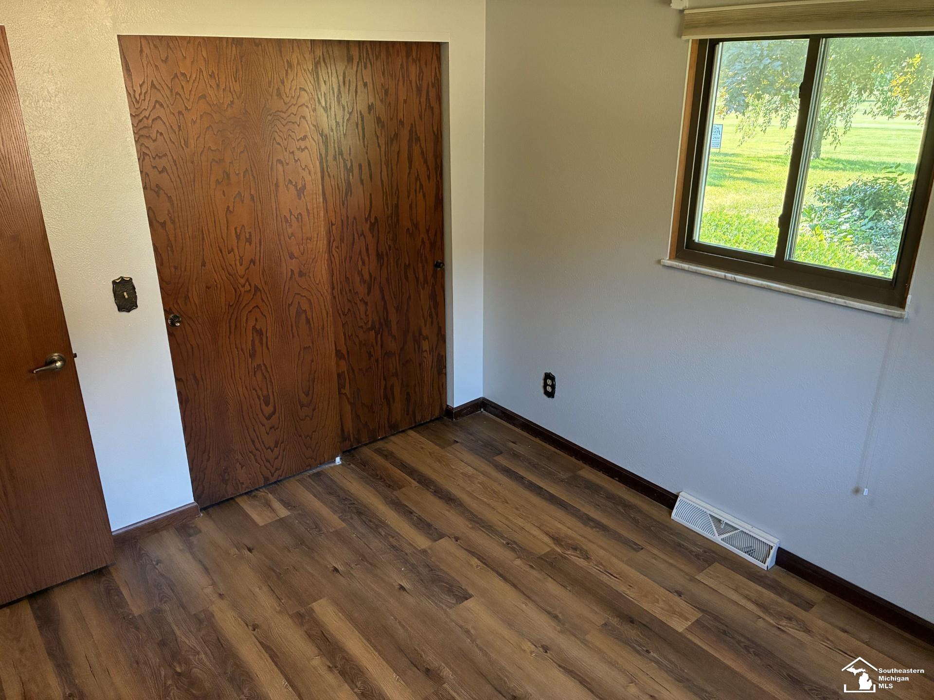 1303 West Erie Road Temperance, MI 48182 - Photo 20 of 30