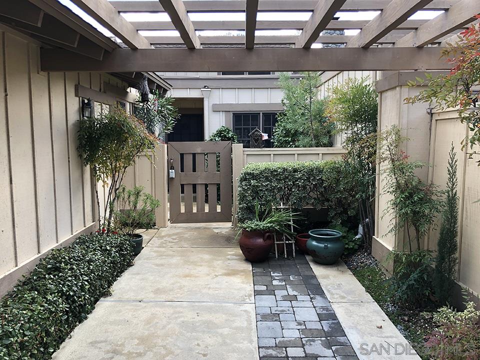 8555 Circle R Course Lane Escondido, CA 92026 - Photo 2 of 16